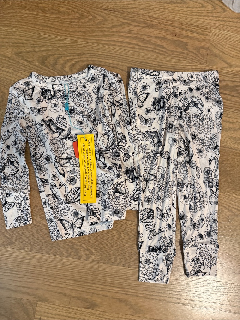 Posh peanut Kids White Floral & Butterfly Pajama Set 3T-4T